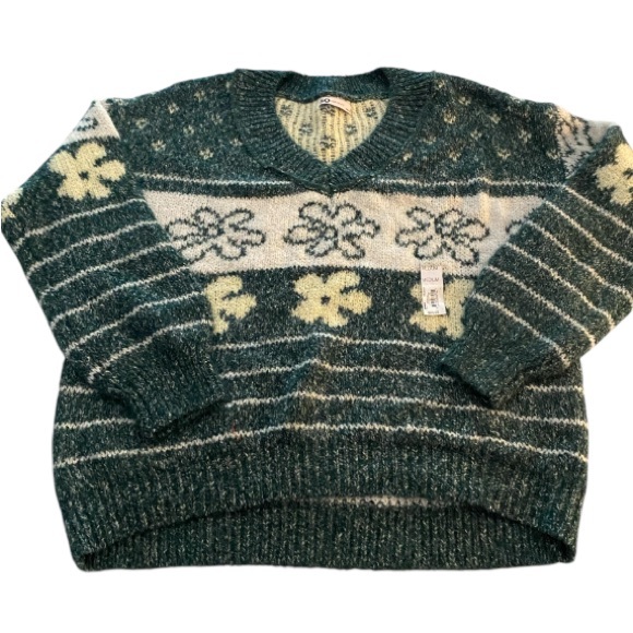 SO Hunter Green, White & Light Yellow Floral Sweater V-Neck Size Medium NWT - Picture 1 of 6